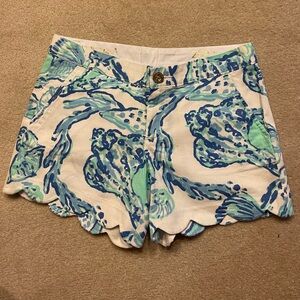 Lilly Pulitzer 5" Buttercup Scalloped Mid Rise Short, size 2, blue print